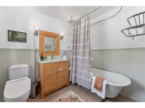 2425 NE 37th Avenue Portland OR 97212