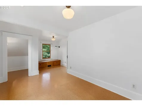 2425 NE 37th Avenue Portland OR 97212