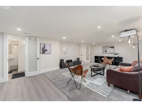 2425 NE 37th Avenue Portland OR 97212