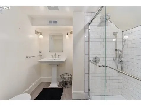 2425 NE 37th Avenue Portland OR 97212