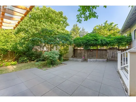 2425 NE 37th Avenue Portland OR 97212