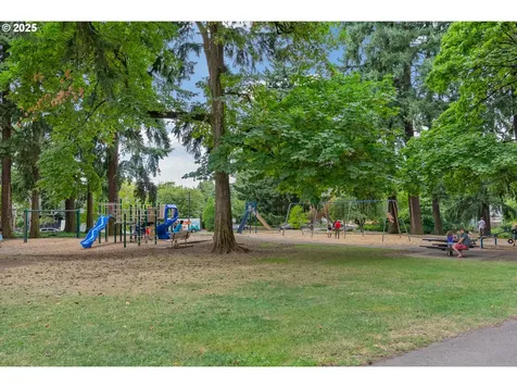 2425 NE 37th Avenue Portland OR 97212
