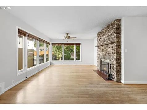 795 SE Roberts Avenue Gresham OR 97080