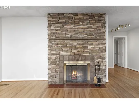 795 SE Roberts Avenue Gresham OR 97080