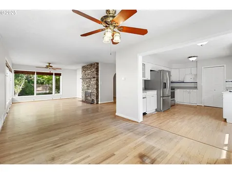 795 SE Roberts Avenue Gresham OR 97080