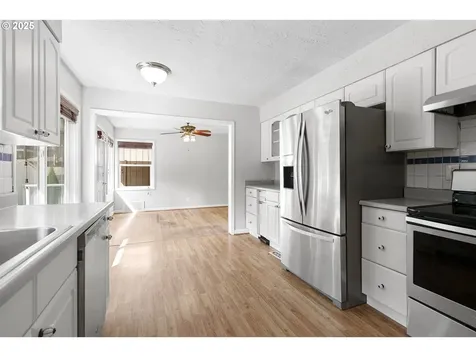 795 SE Roberts Avenue Gresham OR 97080