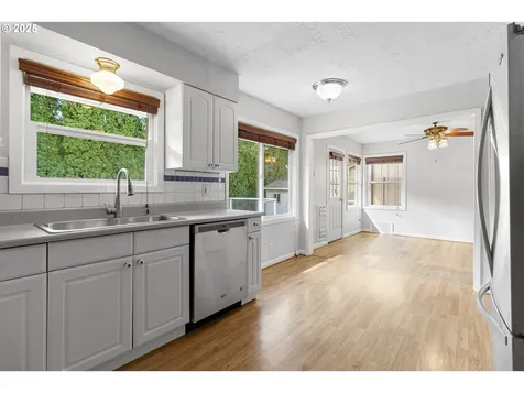 795 SE Roberts Avenue Gresham OR 97080
