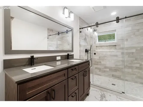 795 SE Roberts Avenue Gresham OR 97080