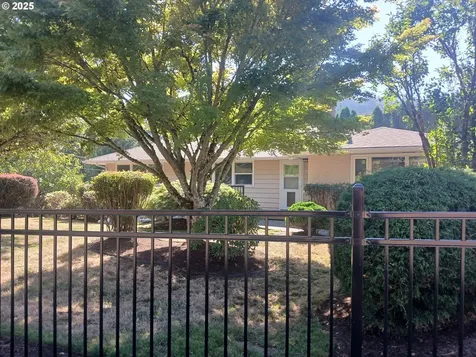 795 SE Roberts Avenue Gresham OR 97080