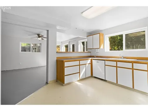 795 SE Roberts Avenue Gresham OR 97080