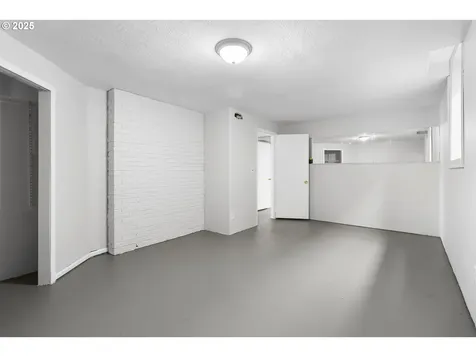795 SE Roberts Avenue Gresham OR 97080