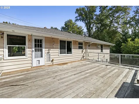 795 SE Roberts Avenue Gresham OR 97080
