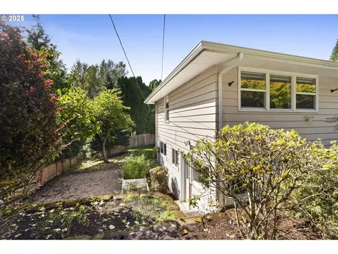795 SE Roberts Avenue Gresham OR 97080