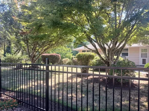 795 SE Roberts Avenue Gresham OR 97080