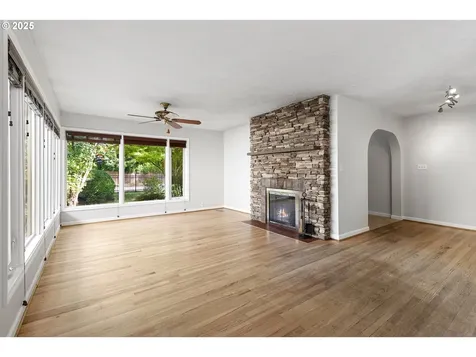 795 SE Roberts Avenue Gresham OR 97080