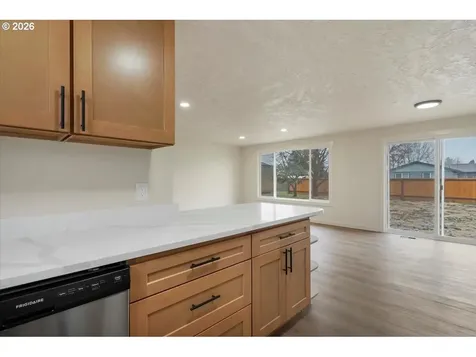 2440 S 2nd Street Lebanon OR 97355