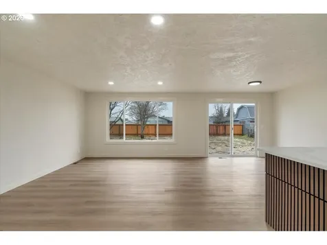2440 S 2nd Street Lebanon OR 97355