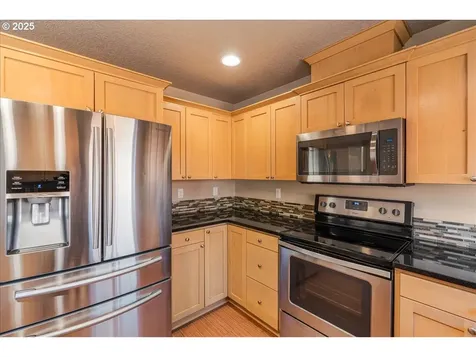 320 NW Pacific Hills Drive Willamina OR 97396