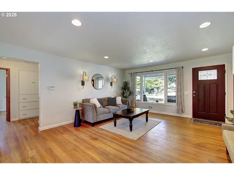 964 G Street Washougal WA 98671