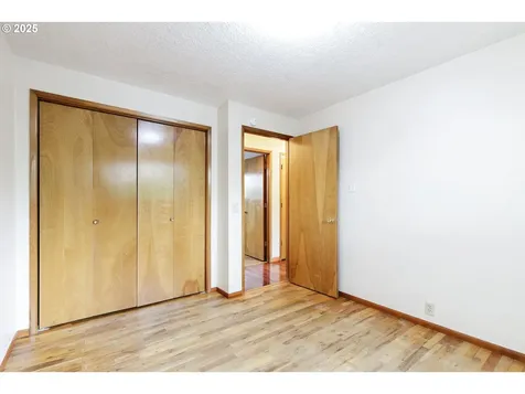 7430 N Burr Avenue Portland OR 97203