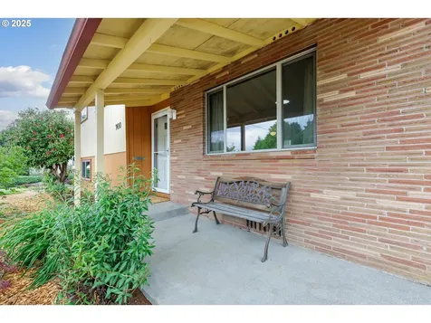 7430 N Burr Avenue Portland OR 97203