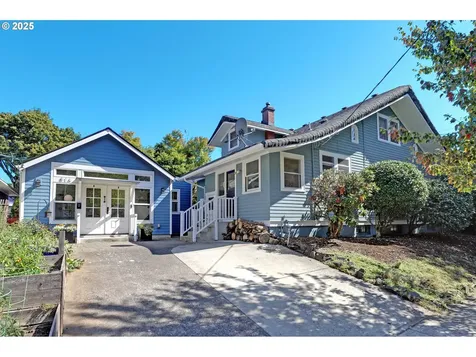 803 NE Laurelhurst Place Portland OR 97232
