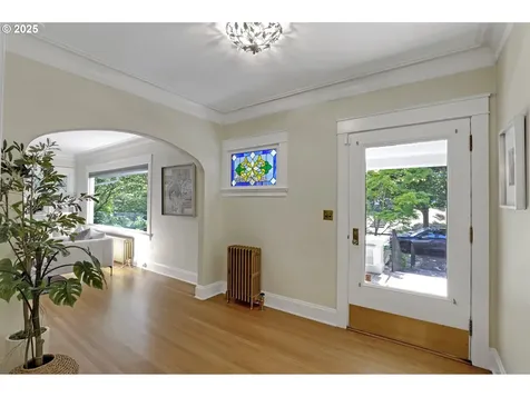 803 NE Laurelhurst Place Portland OR 97232