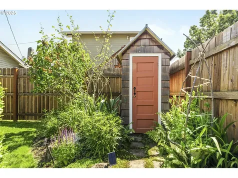 117 W 24th Street Vancouver WA 98660