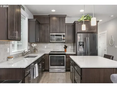 1098 NE Regan Hill Loop Estacada OR 97023
