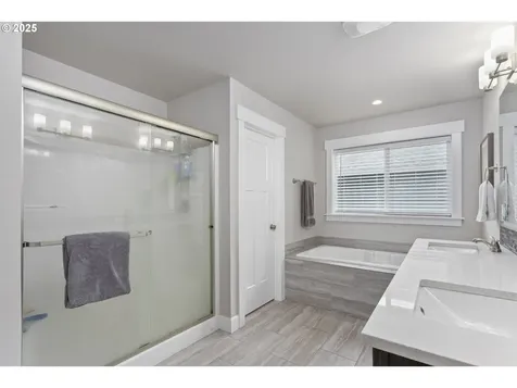 1098 NE Regan Hill Loop Estacada OR 97023