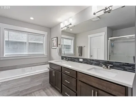 1098 NE Regan Hill Loop Estacada OR 97023