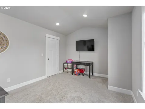 1098 NE Regan Hill Loop Estacada OR 97023