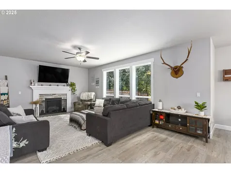 1098 NE Regan Hill Loop Estacada OR 97023