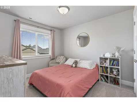 1098 NE Regan Hill Loop Estacada OR 97023