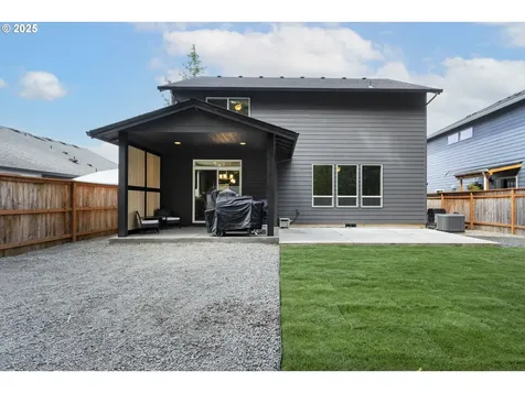 1098 NE Regan Hill Loop Estacada OR 97023