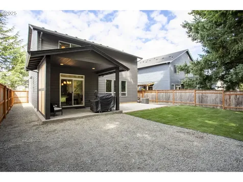 1098 NE Regan Hill Loop Estacada OR 97023