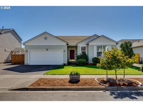1516 Adelman Loop Eugene OR 97402