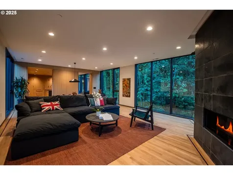 6371 NW Winston Drive Portland OR 97210