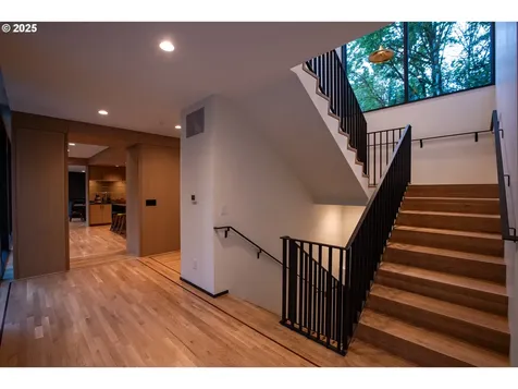 6371 NW Winston Drive Portland OR 97210