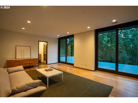 6371 NW Winston Drive Portland OR 97210