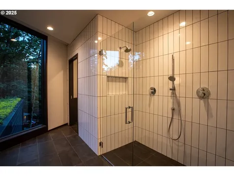 6371 NW Winston Drive Portland OR 97210