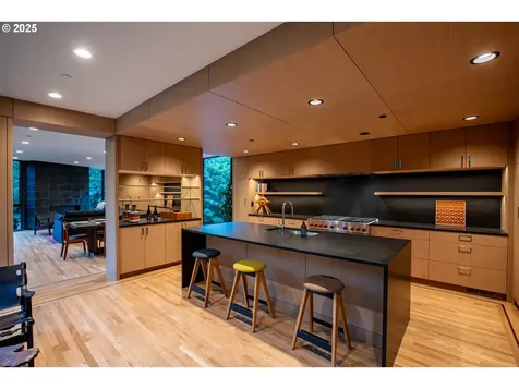 6371 NW Winston Drive Portland OR 97210