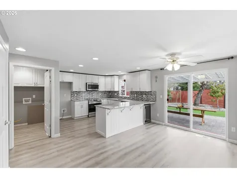 1586 Cherrybloom Court SE Salem OR 97317