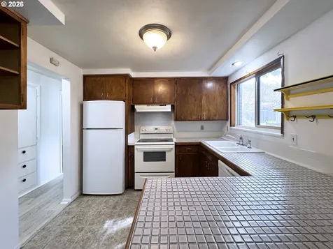 1180 E 37th Avenue Eugene OR 97405