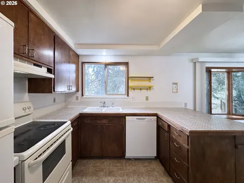 1180 E 37th Avenue Eugene OR 97405