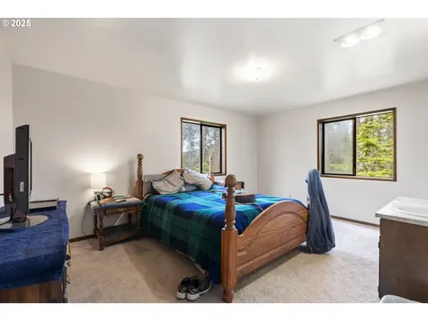 272 Whipple Tree Drive Yoncalla OR 97499