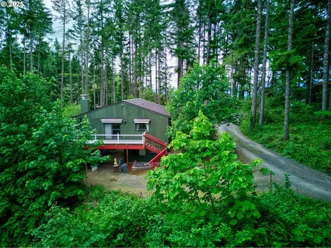 272 Whipple Tree Drive Yoncalla OR 97499