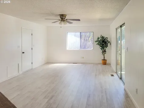 1612 NW Wanell Street Roseburg OR 97471