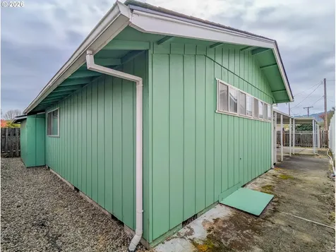 1612 NW Wanell Street Roseburg OR 97471