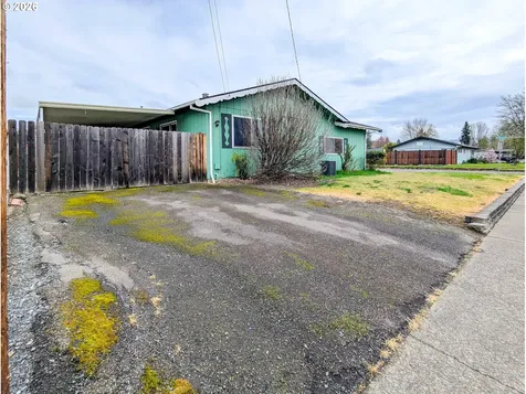1612 NW Wanell Street Roseburg OR 97471